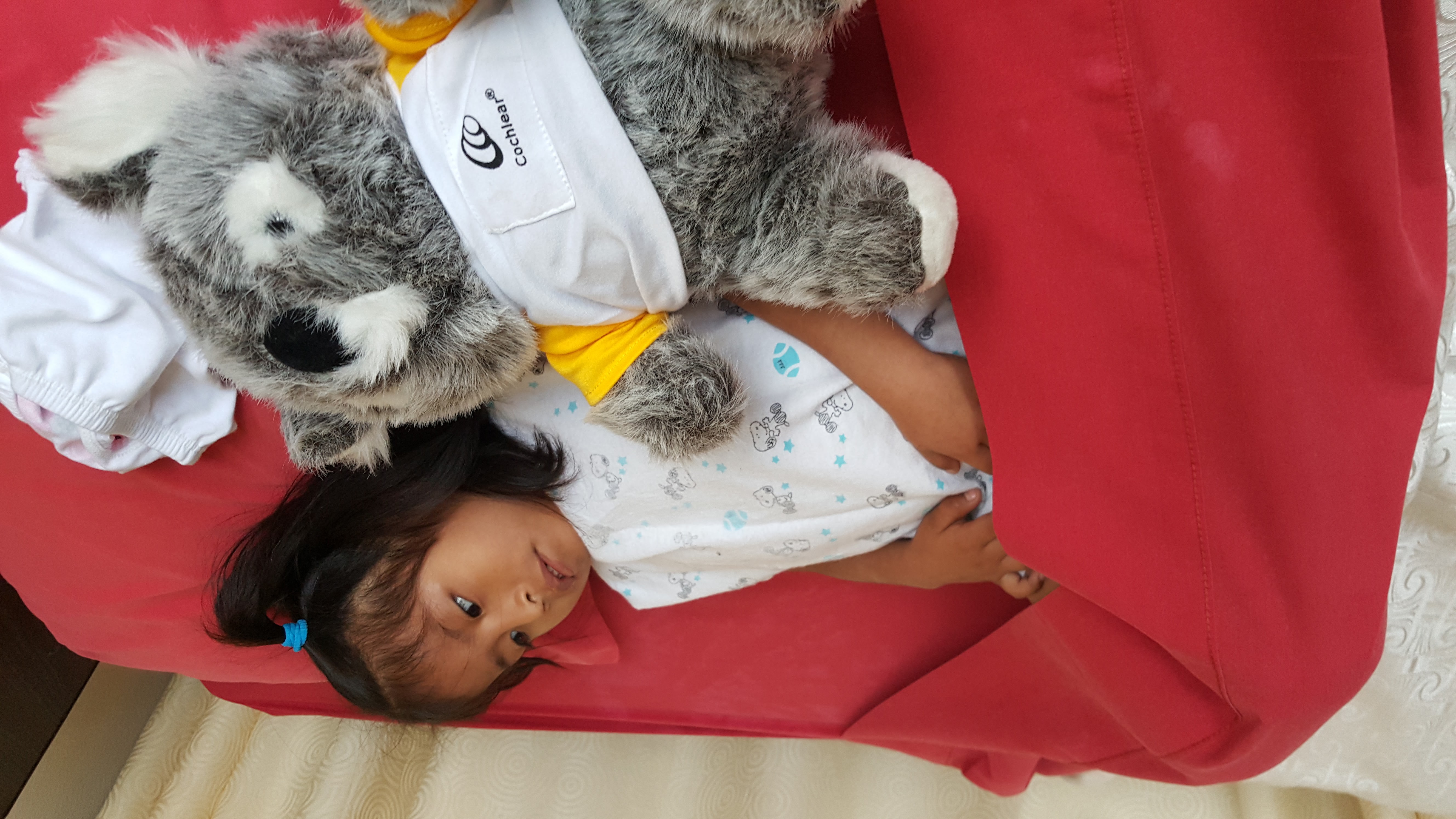 Cirugía de implante coclear de Noelia